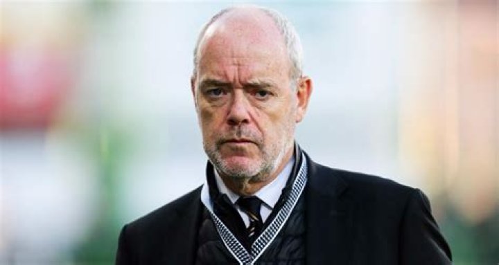 Simon Gillham Biography, Age, Height, Wife, Net Worth, Family