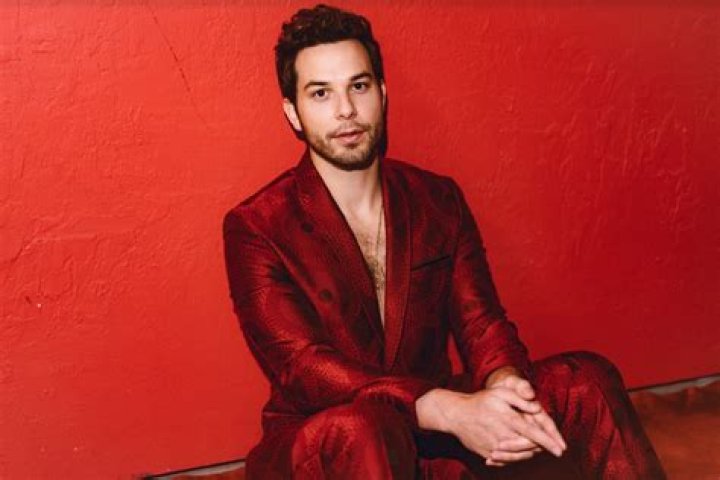 Skylar Astin Biography, Age, Height, Wife, Net Worth, Family