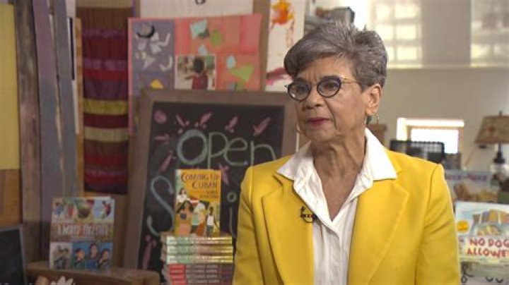 Sonia Manzano biografía, edad, altura, esposa, net worth, familia