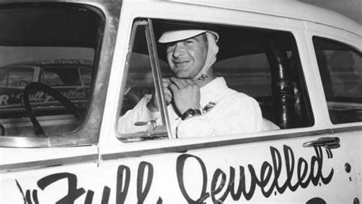 Speedy Thompson Biography, Age, Height, Wife, Net Worth and Family