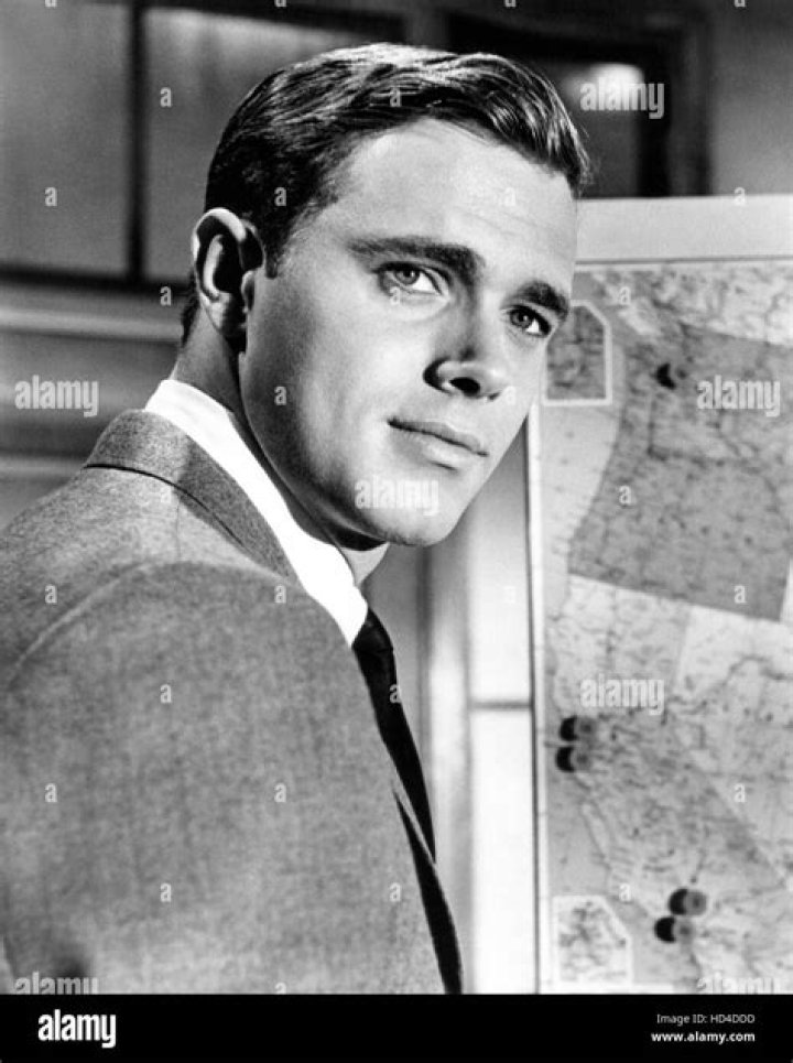 Stephen Brooks Biography, Age, Height, Wife, Net Worth, Family