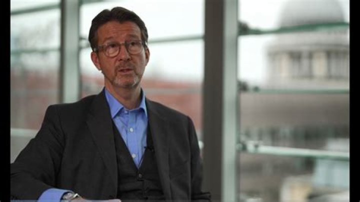 Stephen Carter, Baron Carter of Barnes Biography, Age, Height, Wife, Net Worth, Family