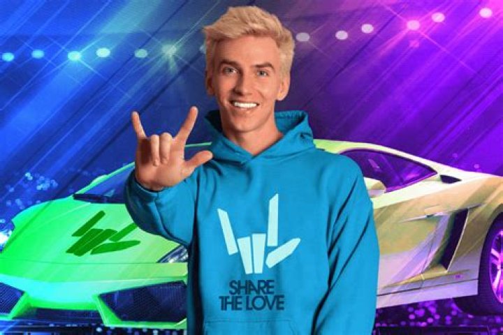 Stephen Sharer Biography, Age, Height, Wife, Net Worth, Family