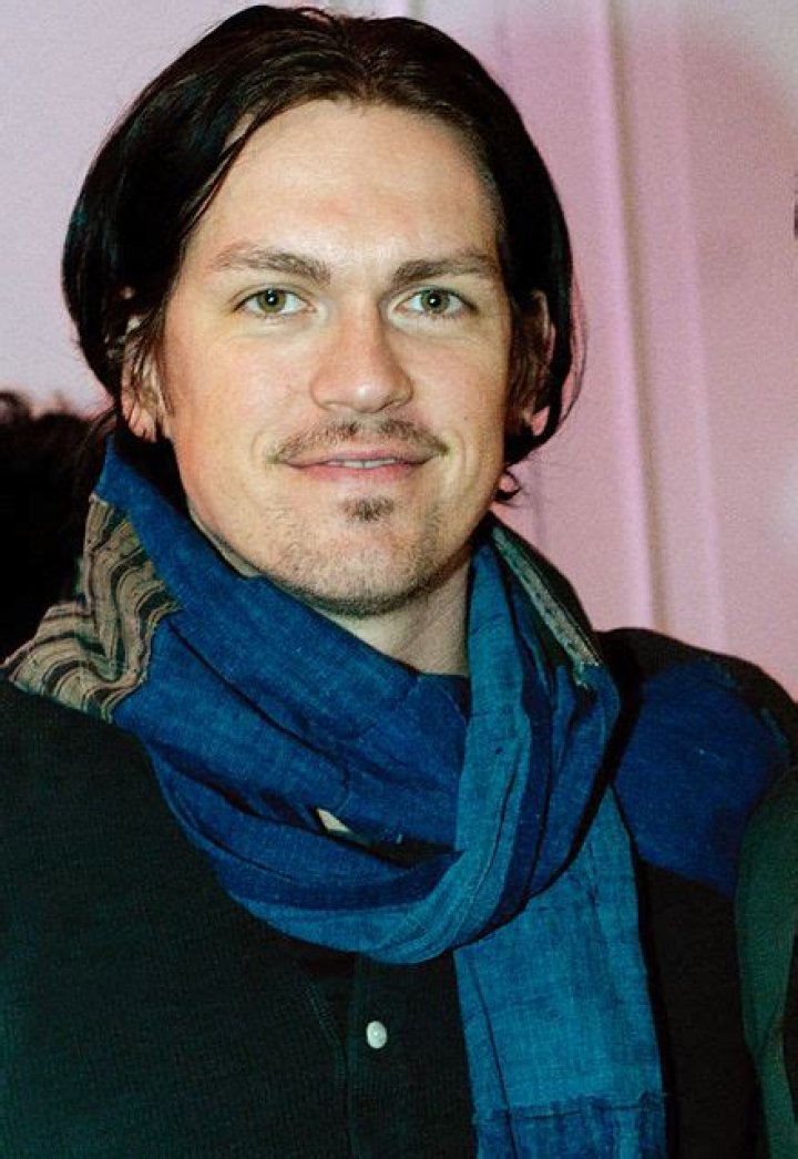 Steve Howey Biography, Age, Height, Wife, Net Worth, Family