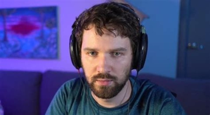 Steven Bonnell II Biography, Age, Height, Wife, Net Worth, Family