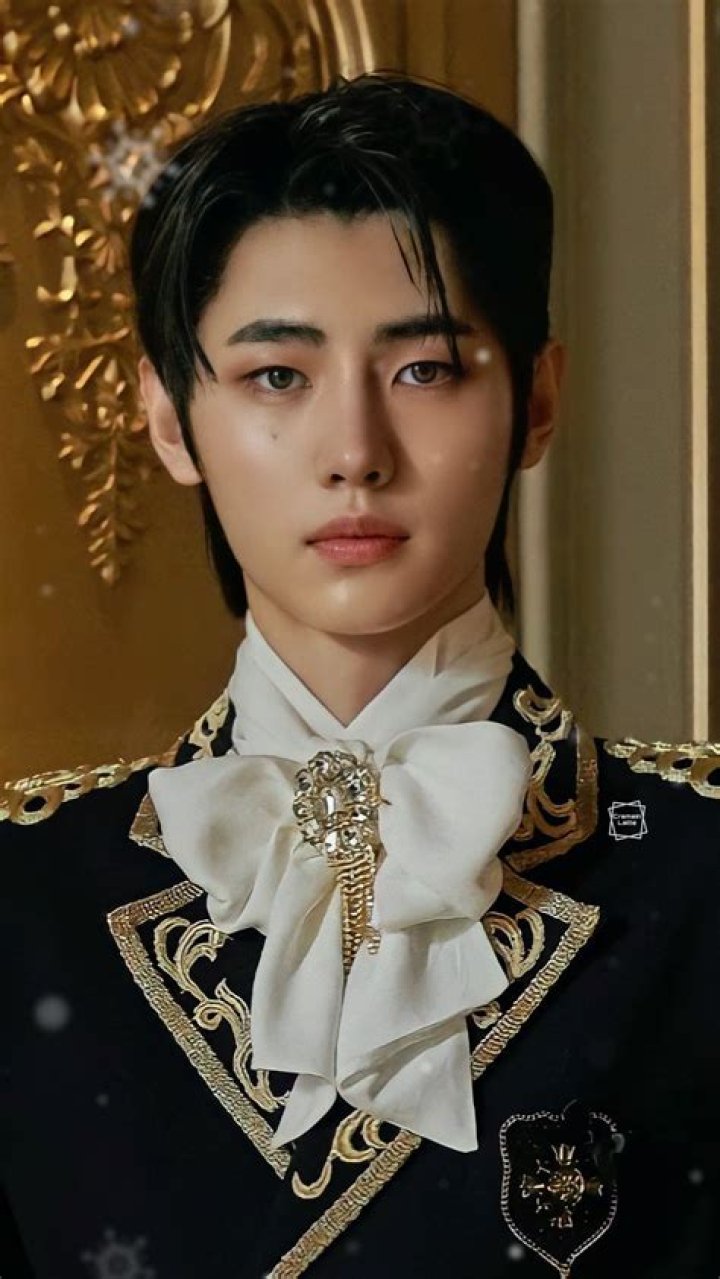 Sung Hoon Biography, Age, Height, Wife, Net Worth, Family