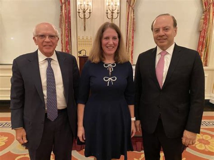 Sylvia Mathews Burwell Biography, Age, Height, Husband, Net Worth, Family