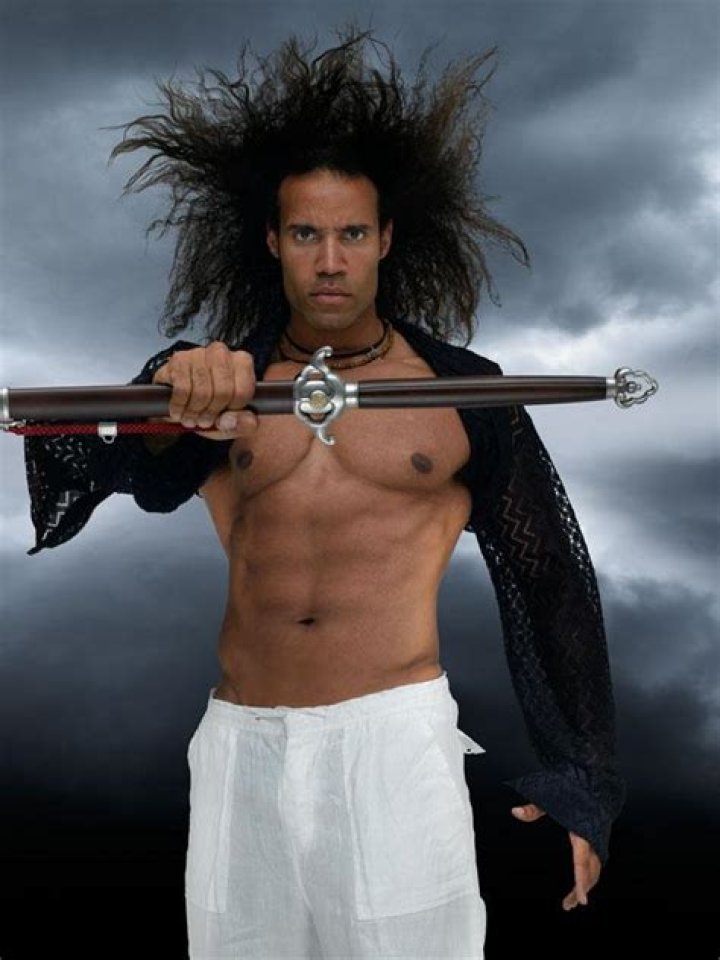 T.J. Storm Biography, Age, Height, Wife, Net Worth, Family