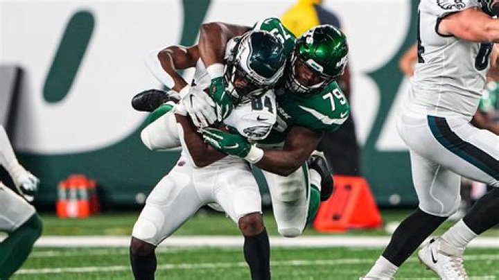 Tanzel Smart Biography, Age, Height, Wife, Net Worth, Family