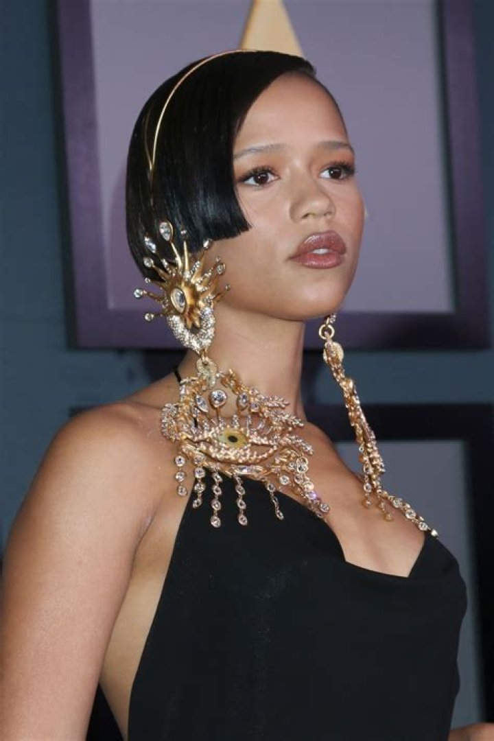 Taylor Russell Biography, Age, Height, Husband, Net Worth, Family