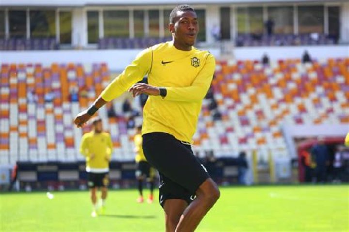 Teenage Hadebe Biography, Age, Height, Wife, Net Worth, Family