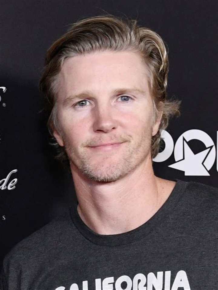Thad Luckinbill biografía, edad, altura, esposo, net worth, familia