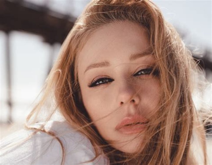 Tina Karol Biography, Age, Height, Husband, Net Worth, Family