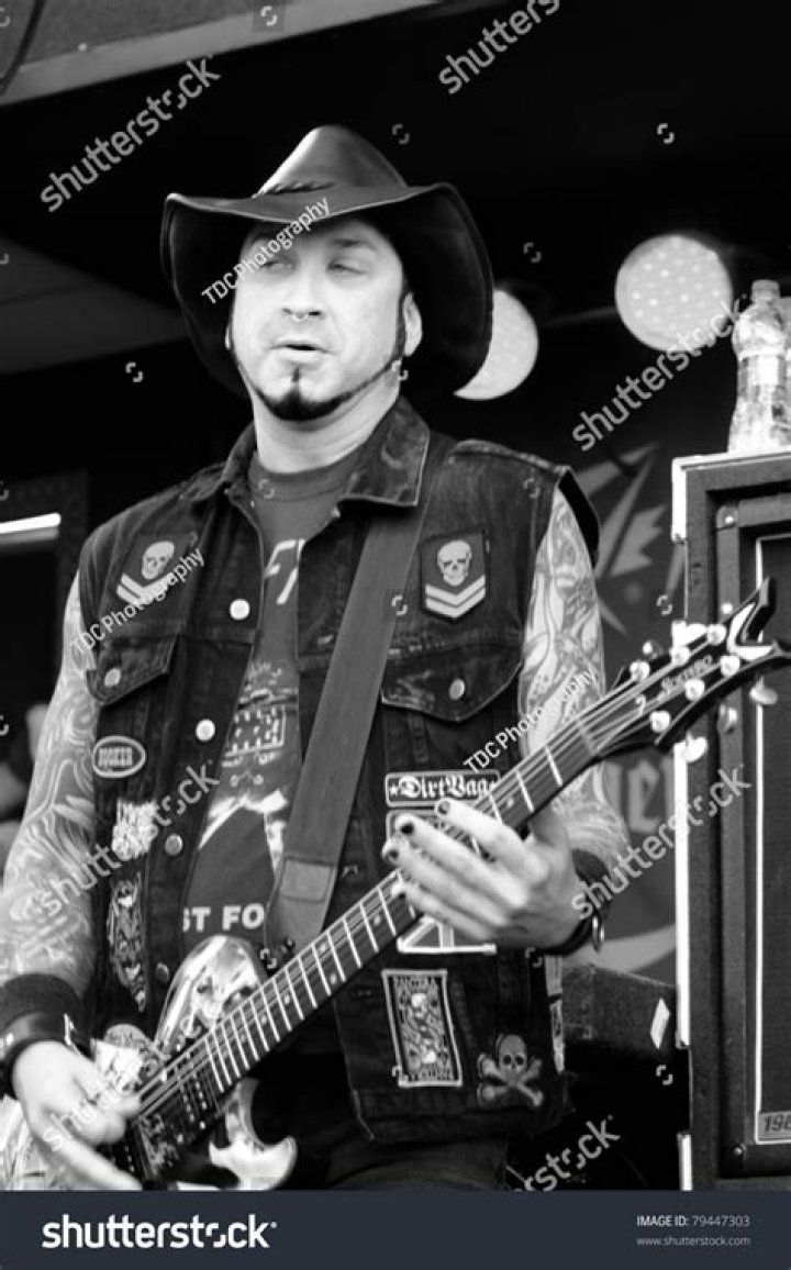 Tom Maxwell Biography, Age, Height, Wife, Net Worth, Family