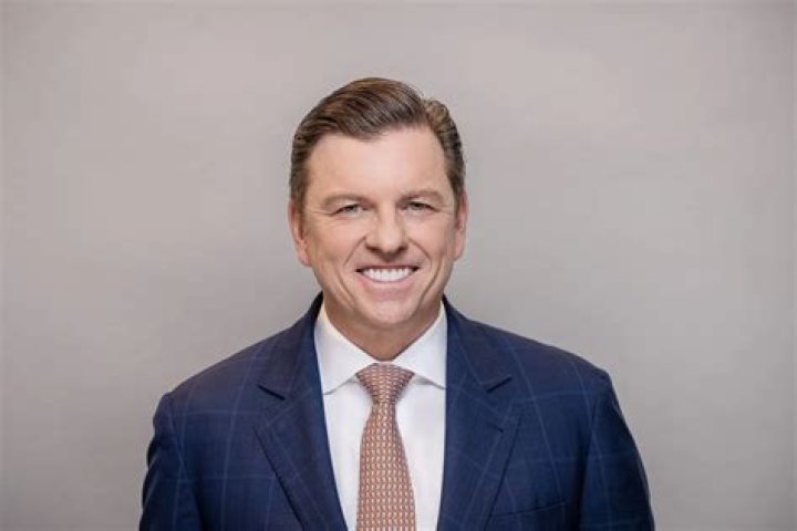 Tony Bates biografía, edad, altura, esposo, net worth, familia