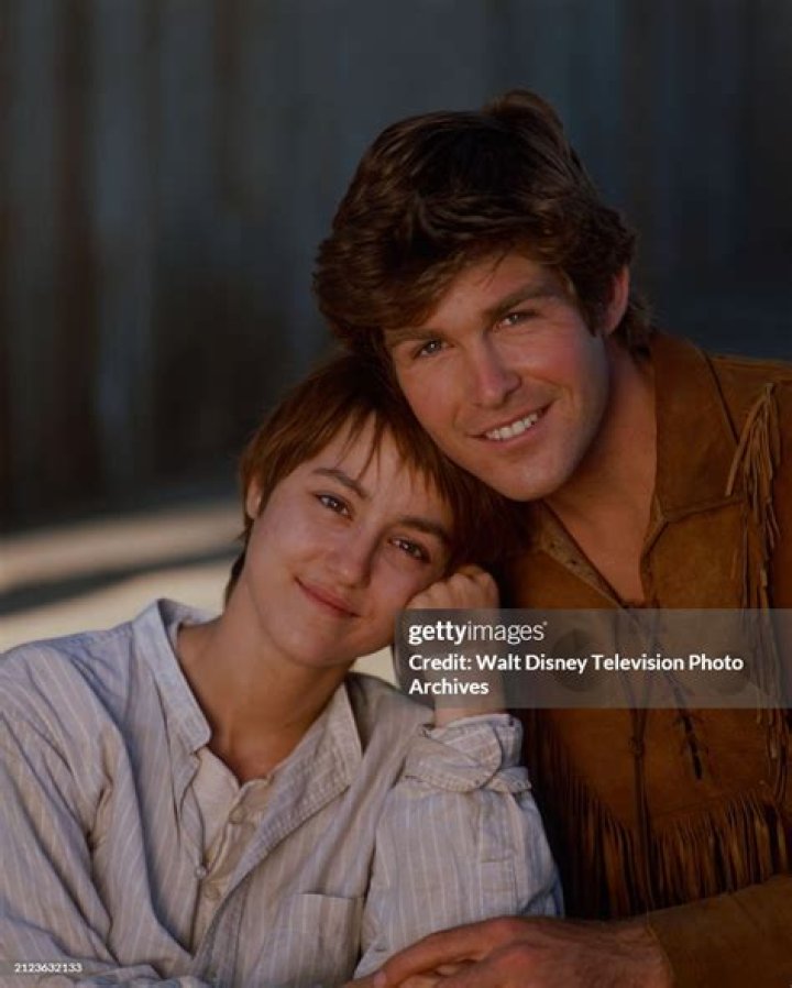 Ty Miller Biography, Age, Height, Wife, Net Worth, Family