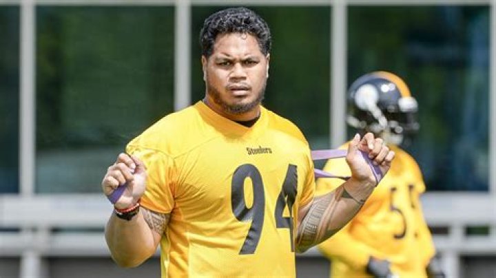 Tyson Alualu biografía, edad, altura, esposo, net worth, familia