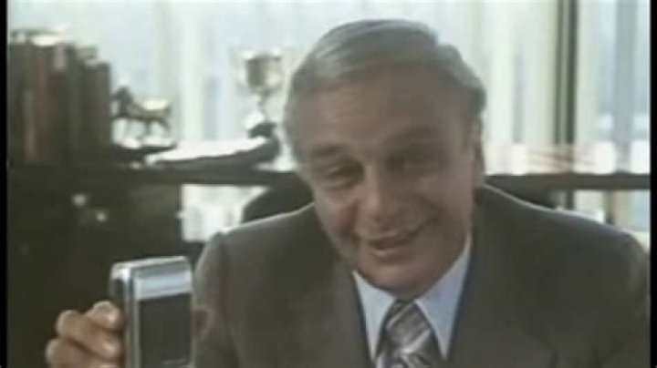 Victor Kiam Biography, Age, Height, Wife, Net Worth, Family