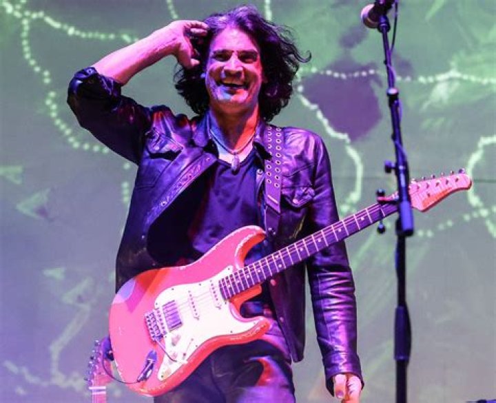 Vito Bratta biografía, edad, altura, esposo, net worth, familia