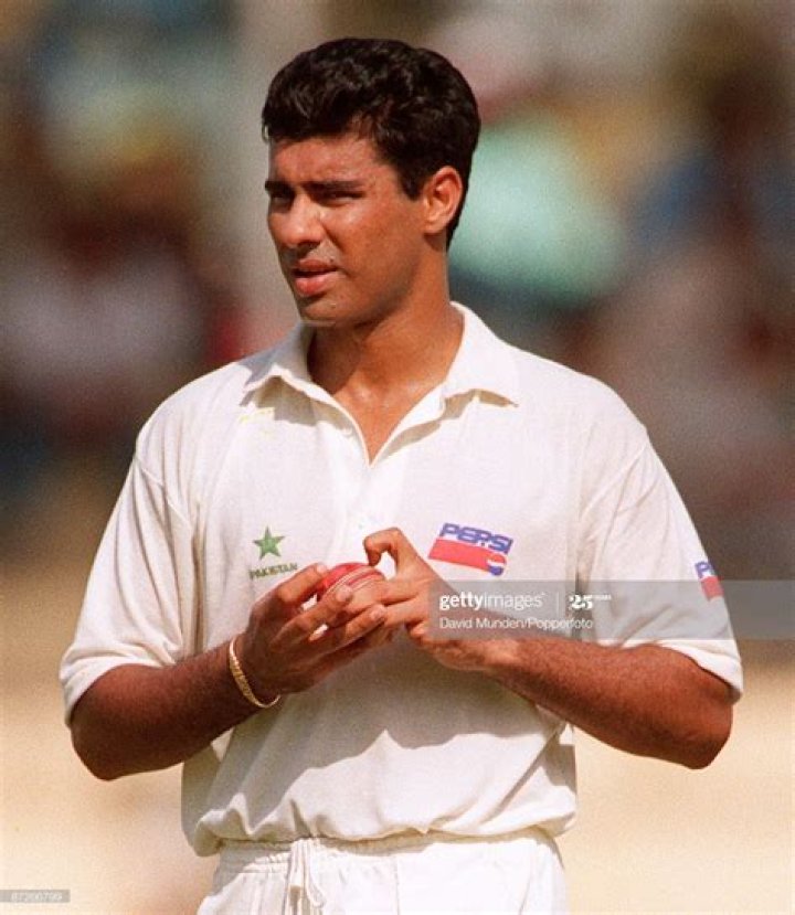 Waqar Younis Biography, Age, Height, Wife, Net Worth, Family