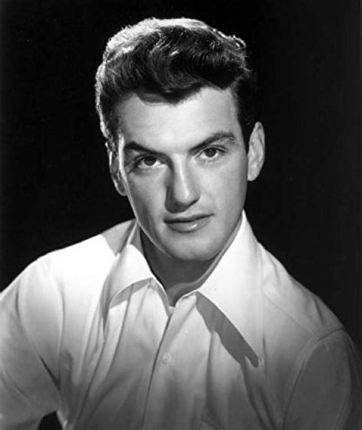 William Campbell Biography, Age, Height, Wife, Net Worth, Family