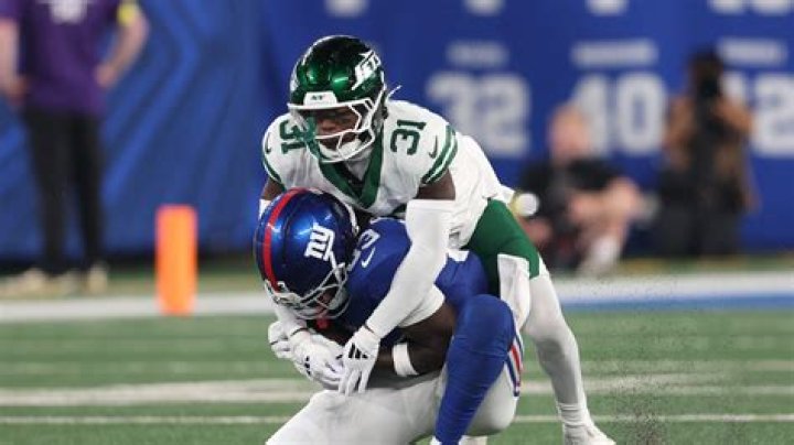 Zach Pascal Biography, Age, Height, Wife, Net Worth, Family