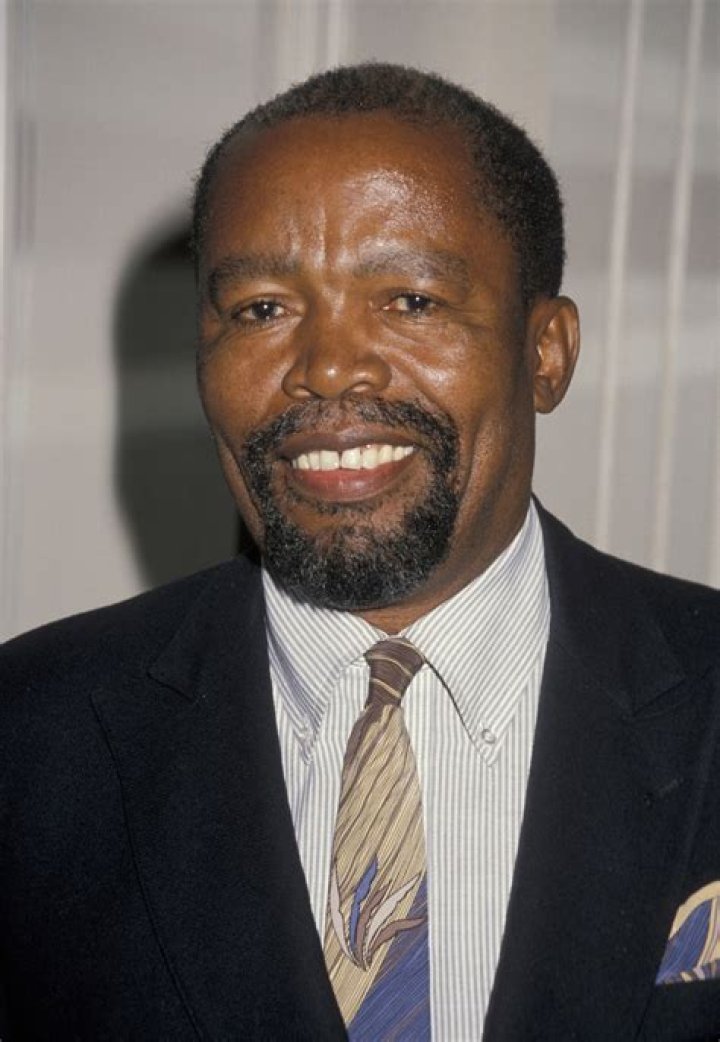 Zakes Mokae Biography, Age, Height, Wife, Net Worth, Family