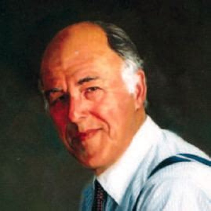 Zalman Bernstein Biography, Age, Height, Wife, Net Worth and Family