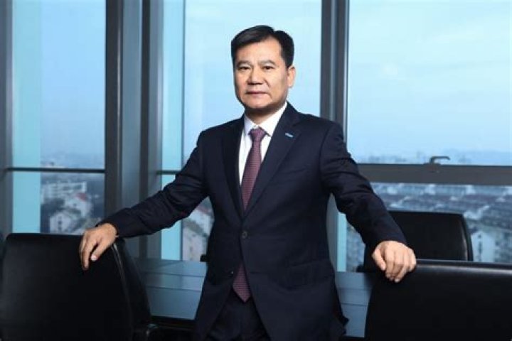 Zhang Jindong Biography, Age, Height, Wife, Net Worth, Family
