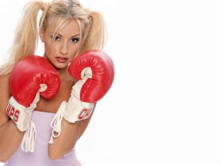 Zoe Gregory Biography, Age, Height, Husband, Net Worth, Family