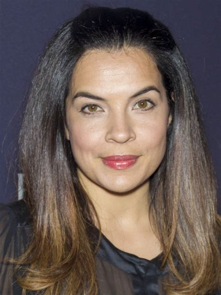 Zuleikha Robinson Biography, Age, Height, Husband, Net Worth, Family