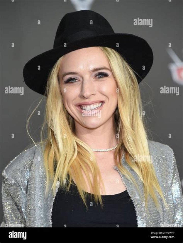 ZZ Ward Biography, Age, Height, Husband, Net Worth, Family